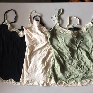 Express lace trimmed tanks M